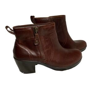 Cobb hill woemens boots, NWOT
